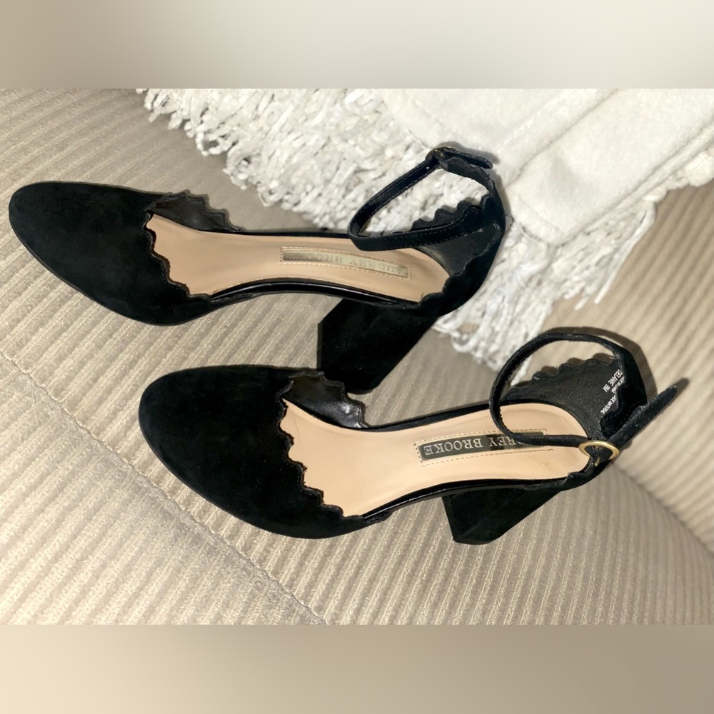 Audrey Brooke Delanie Black Suede Ankle Strap Pumps Women Size 8